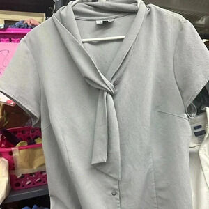 Cintas grey blouse size 2xw.‎